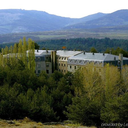 Parador De Gredos Navarredonda de Gredos Zewnętrze zdjęcie