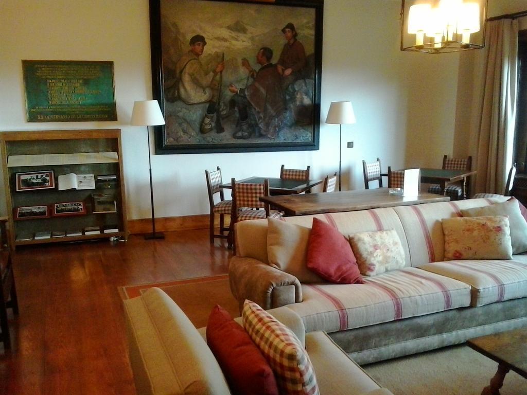 Parador De Gredos Navarredonda de Gredos Zewnętrze zdjęcie