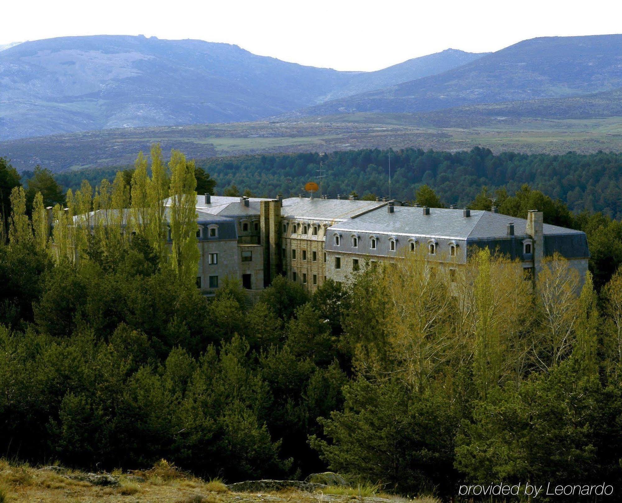 Parador De Gredos Navarredonda de Gredos Zewnętrze zdjęcie